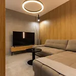 Royalton Woodline *