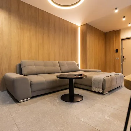 Royalton Woodline *