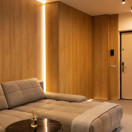 Royalton Woodline *