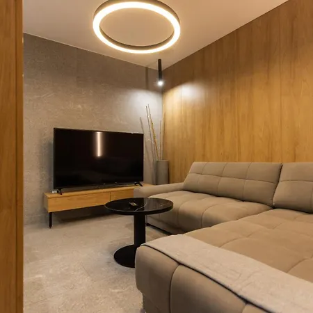 Royalton Woodline *